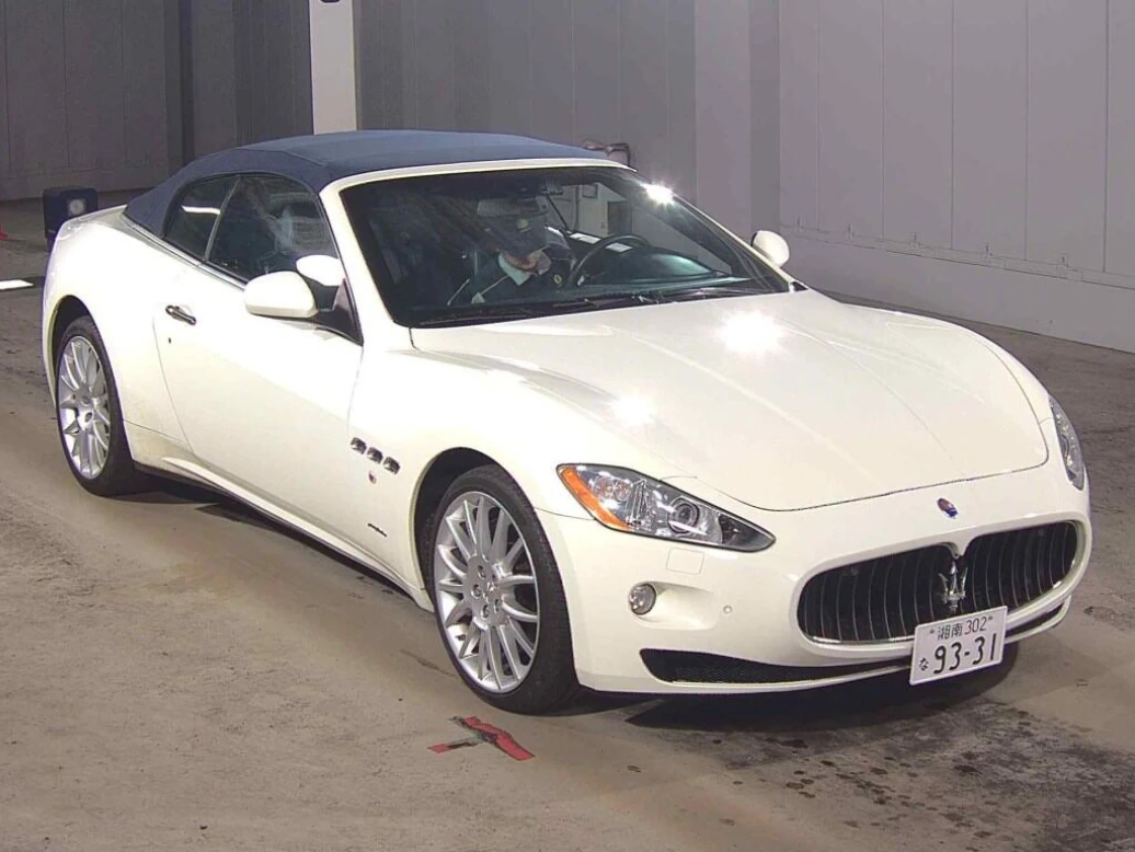 2010 MASERATI GRANCABRIO BASE GRADE